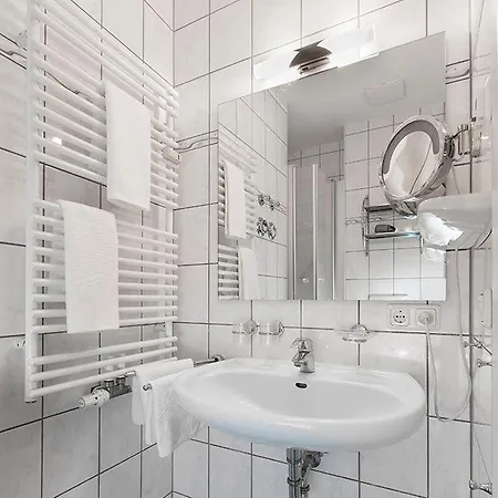 Miramare - 23-04 * Ostseebad Kühlungsborn